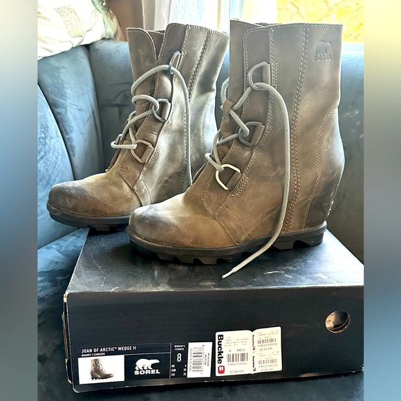 Sorel boots - Picture 1 of 9